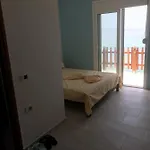 John Apartmanhotel 3*